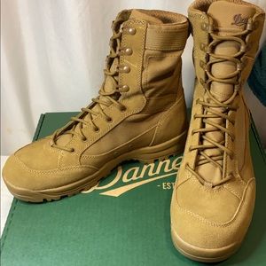 NEW IN BOX  Danner breathable moisture-wicking boot | MENS 10 | Tanicus
